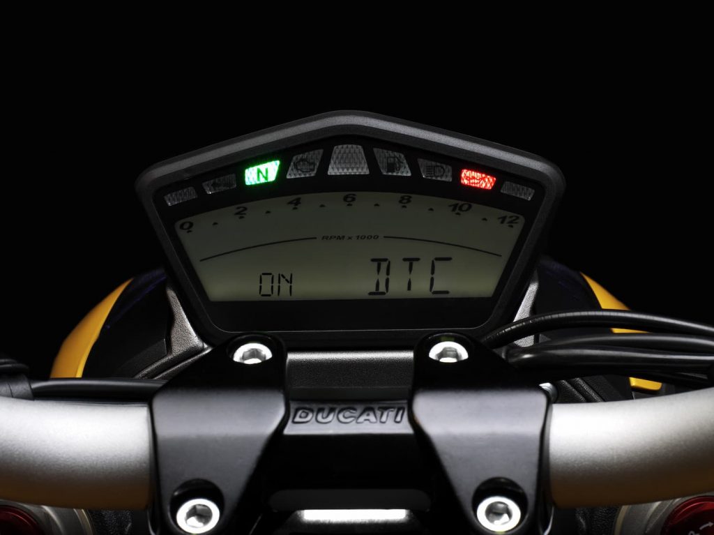 Ducati Streetfighter 848 DTC on screen