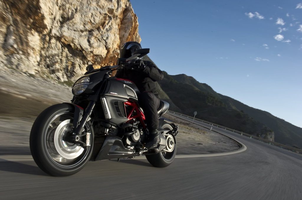Ducati Diavel base model 2011-2014 riding
