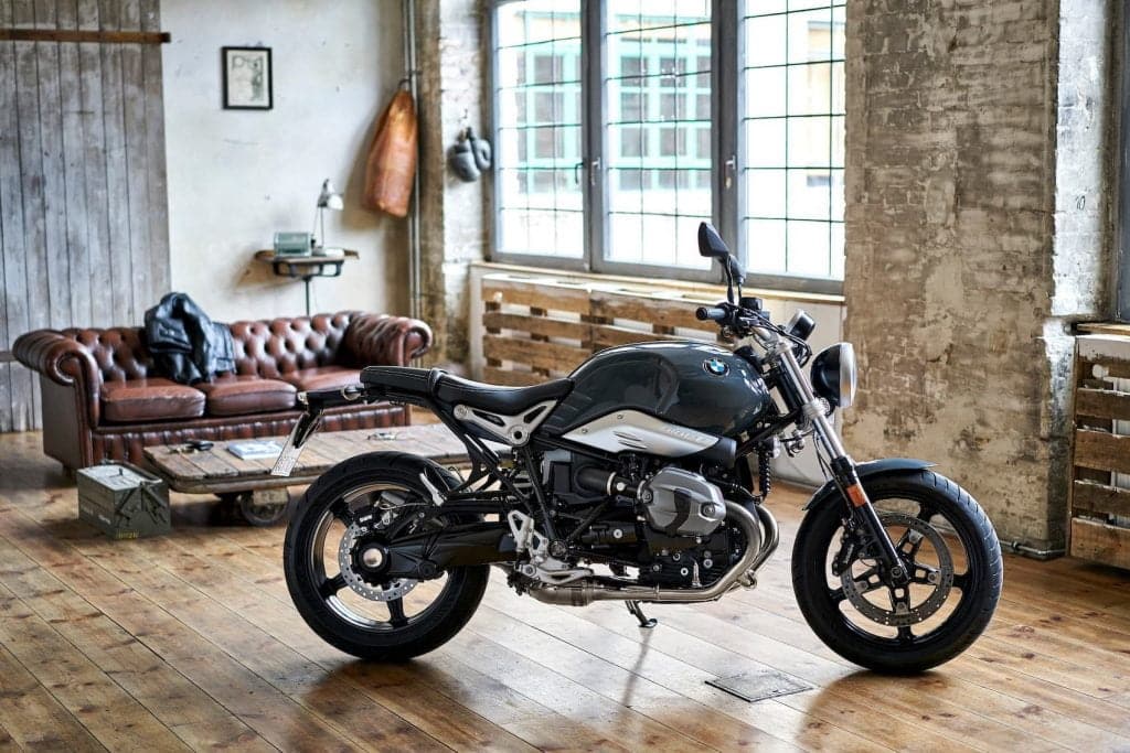 BMW R nineT Pure 2017-2020 in apartment