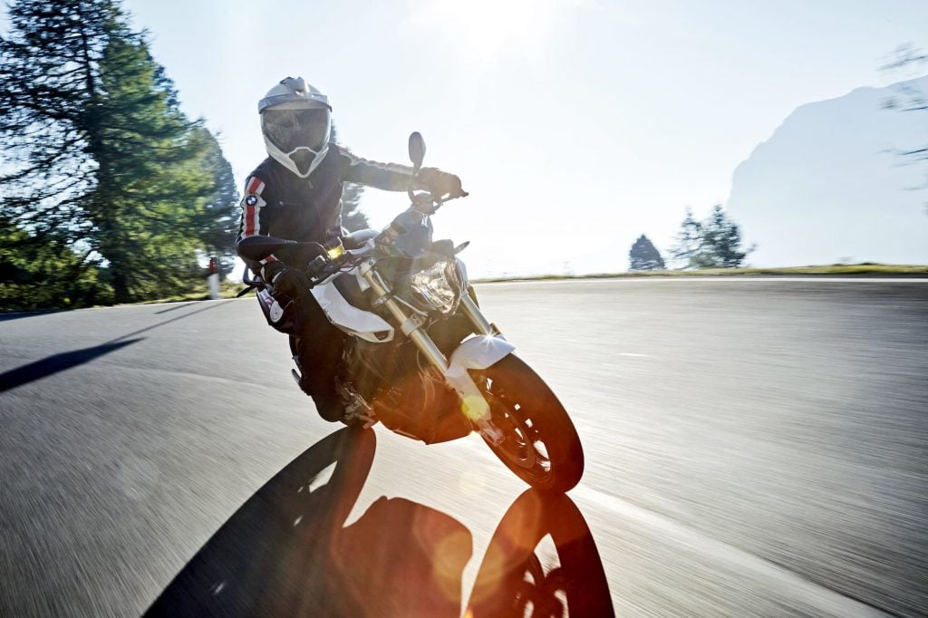 2017-2019 BMW F 800 R outdoor riding leaned over