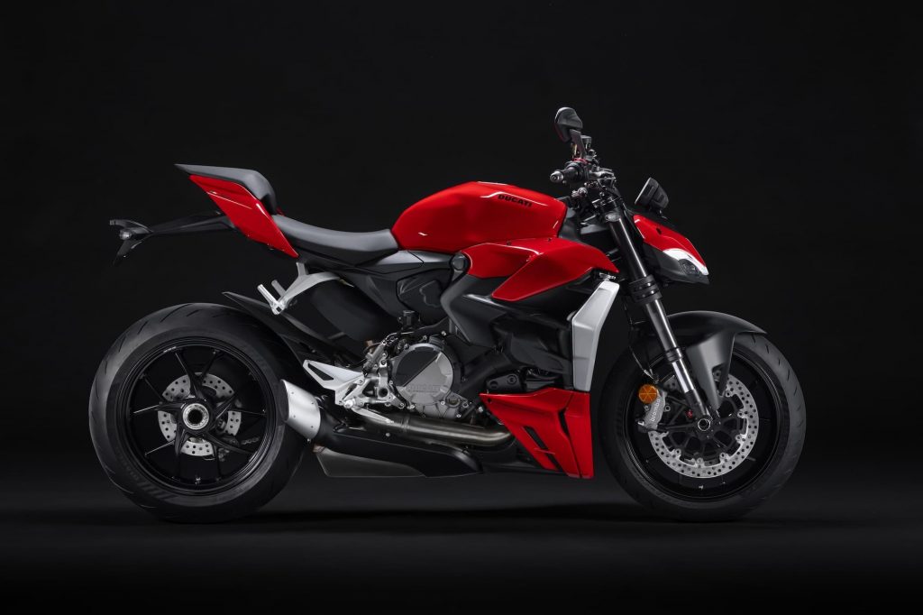 2022 Ducati Streetfighter V2 Studio 2