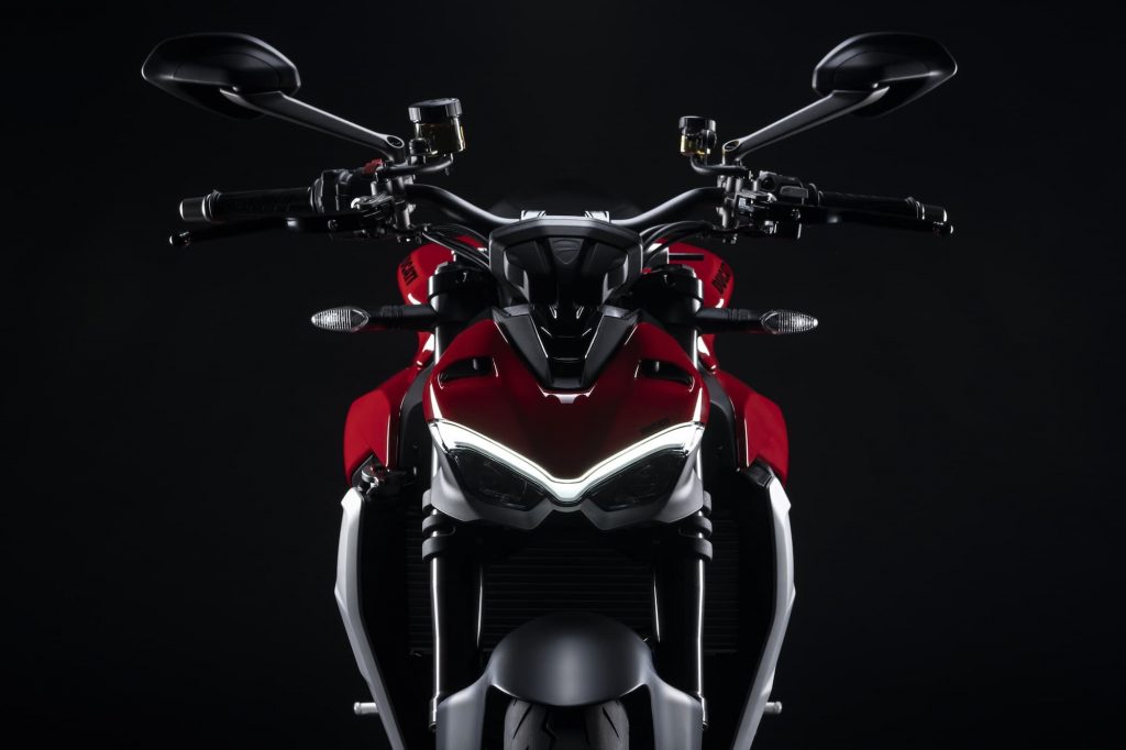 2022 Ducati Streetfighter V2 Studio Front Light